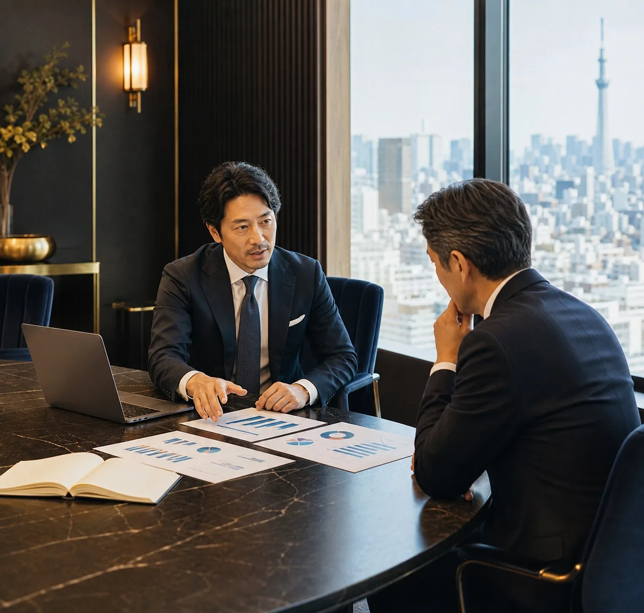 経営会議・資料のイメージ写真